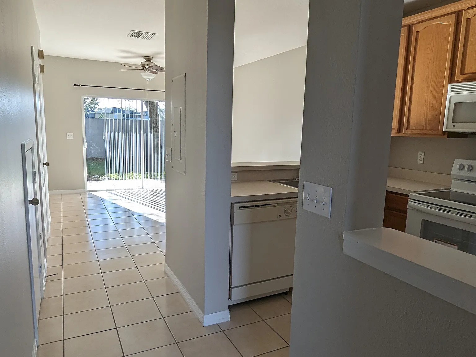 2 bed, 2.5 bath, 1071 sqft, $1,775 — Photo 4