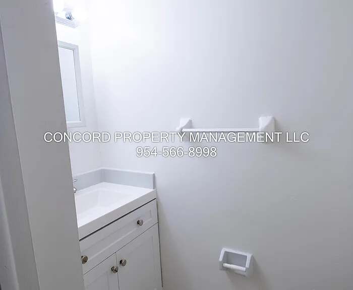 1505 SW 2nd St #209 — Photo 7