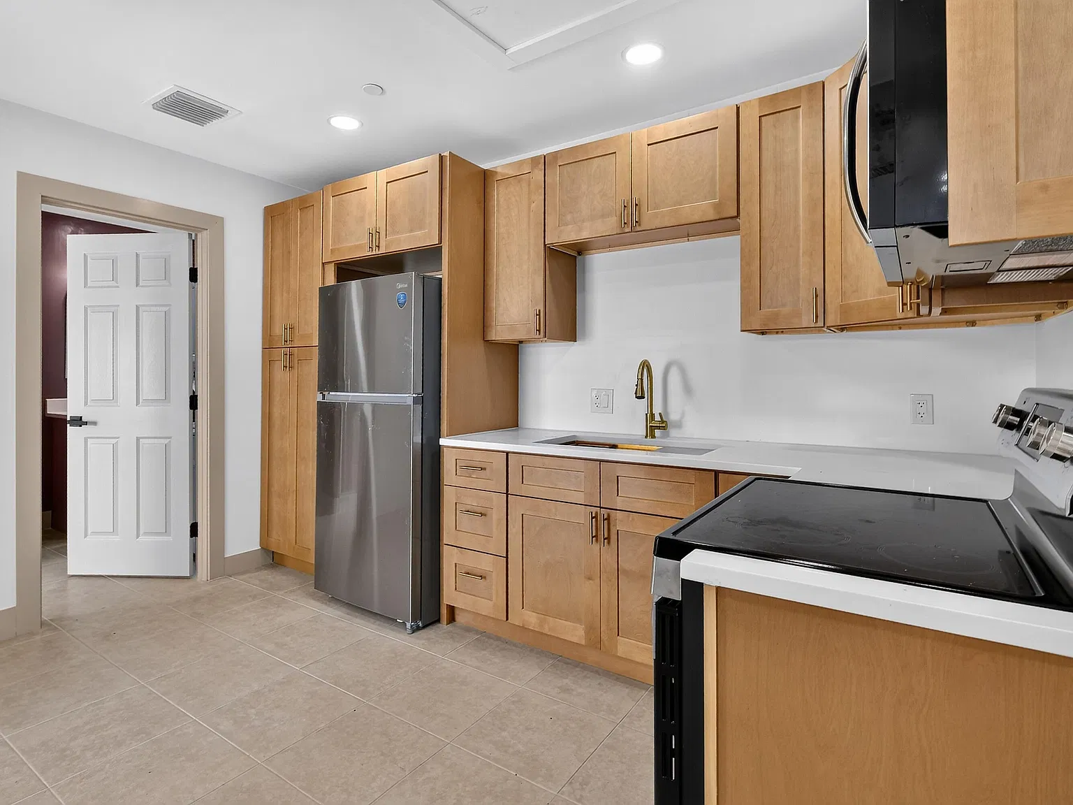 2 bed, 1.0 bath, 800 sqft, $2,600 — Photo 2