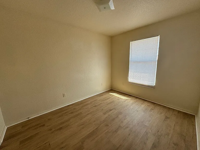 3806 Gus Dr — Photo 12