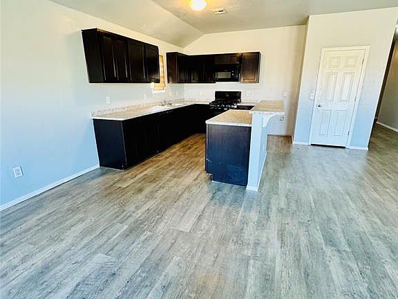 4th image of 1529 Peridot Ln