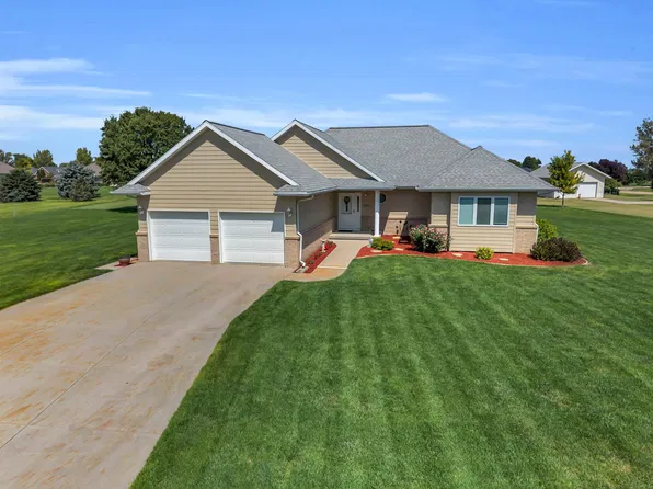 1640 E 67th St, Kearney, NE 68847