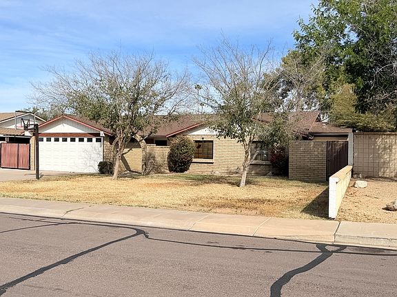 2nd image of 5702 W Royal Palm Rd