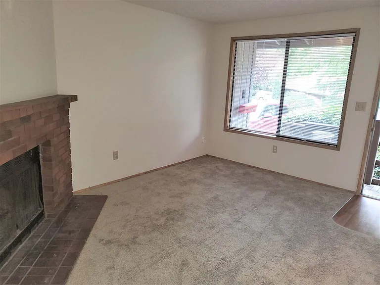 10217-10223 NE 13th Ave — Photo 13