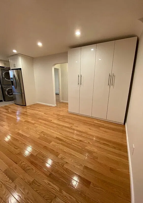 2 bed, 1.0 bath, 607 sqft, $1,748 — Photo 2