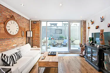 Rented by R New York