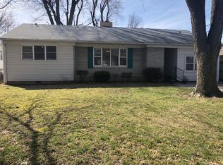 1903 S Pickwick Ave, Springfield, MO 65804
