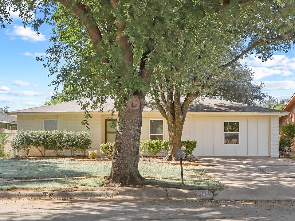 1st image of 2845 Santa Monica Dr