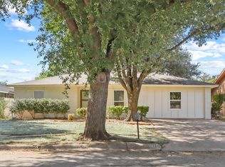 2845 Santa Monica Dr, Grand Prairie, TX 75052