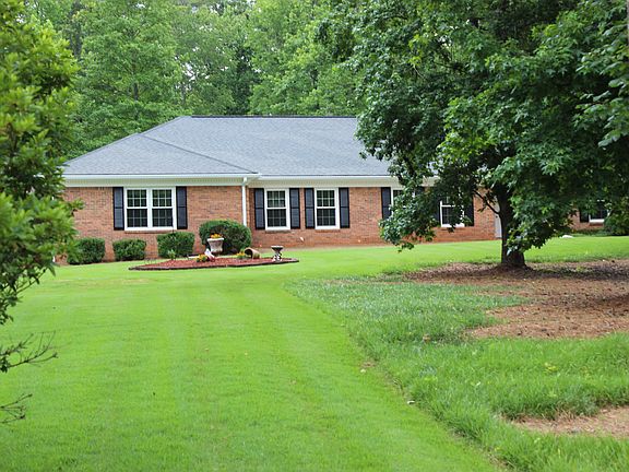 3rd image of 181 Ponderosa Dr