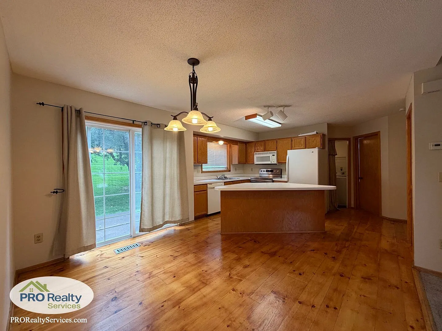 2 Bedroom Townhome in Woodbury — Photo 3