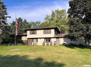 538 N Center St, Oneida, IL 61467