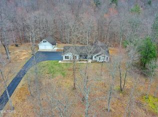 383 Chance Dr, Oneida, TN 37841