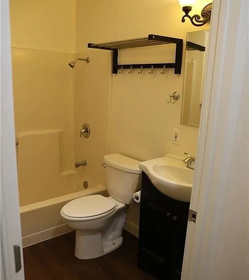 1323 N Cherokee Ave — Photo 15