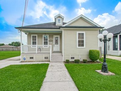 2217 Angela Ave, Arabi, LA, 70032