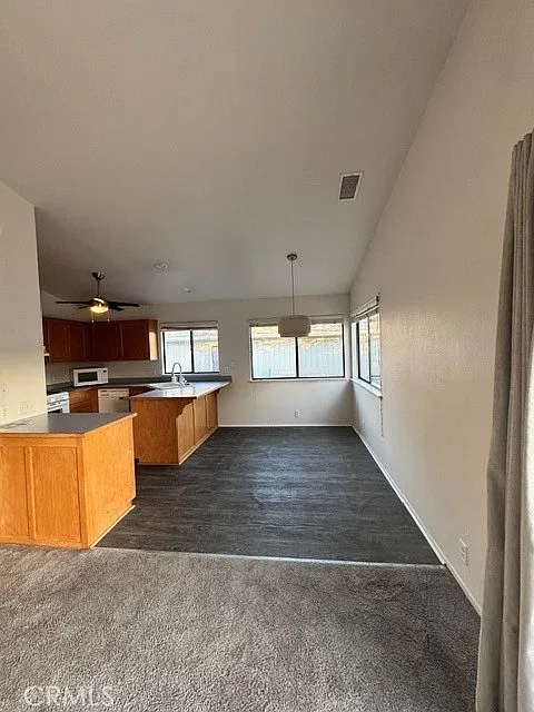 3 bed, 1.5 bath, 1301 sqft, $2,800 — Photo 4