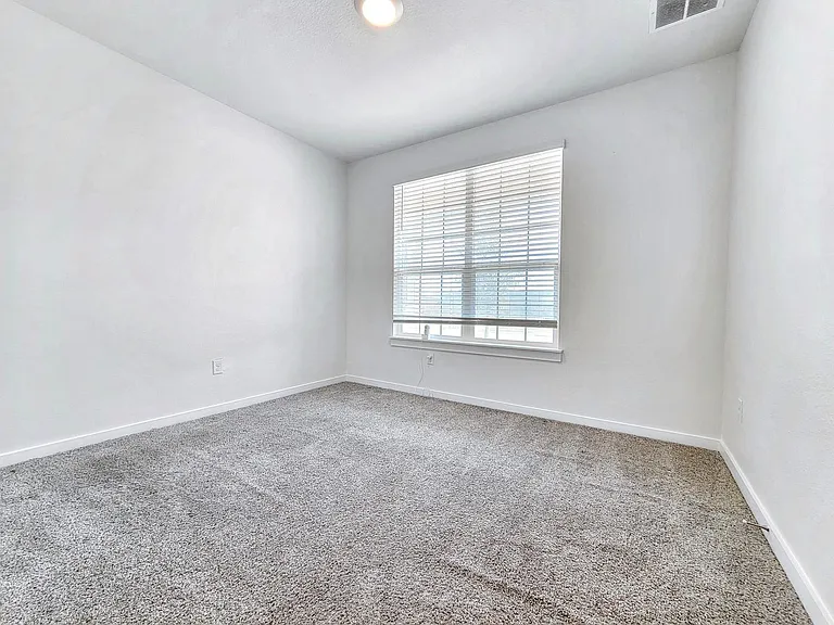 2329 Gabriels Horn Rd — Photo 17