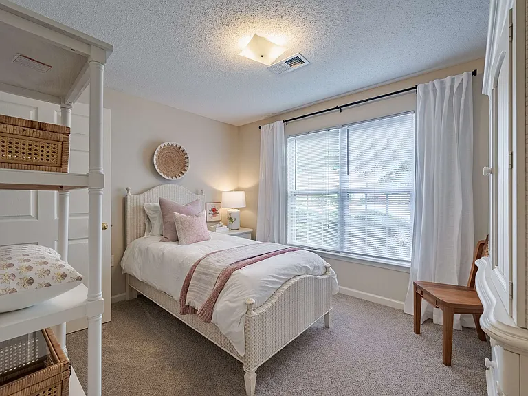 Legacy at Berkeley Place — Photo 10