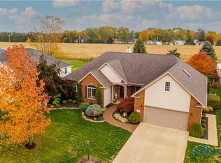 117 Englewood Dr, Fremont, OH 43420