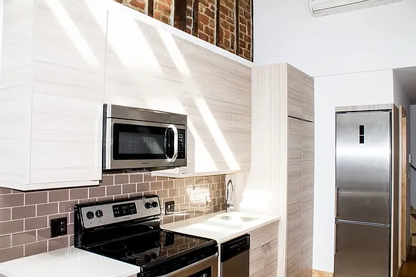 Rented by EXR | media 24