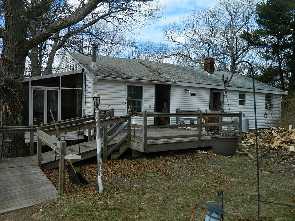 2nd image of 19 Bartlett Rd