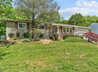 6 Rosemont Rd, Oak Ridge, NJ 07438