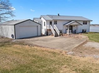 25324 Lyons Rd, Shattuc, IL 62231