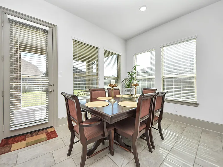 1911 Sapphire Pines Ln — Photo 12