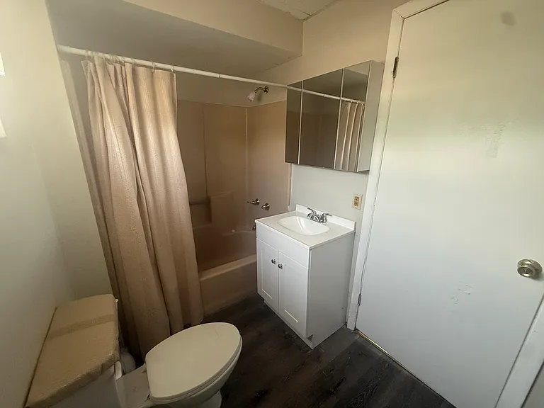 901 Eynon St #2 — Photo 8