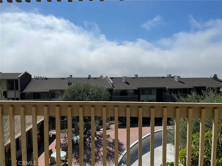 6542 Ocean Crest Dr — Photo 5