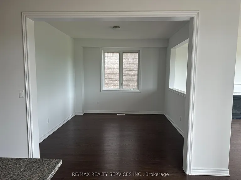 136 Thicketwood Ave — Photo 4