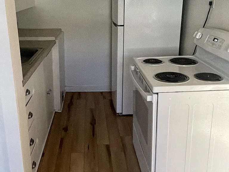 213 Sheldon Ave — Photo 8