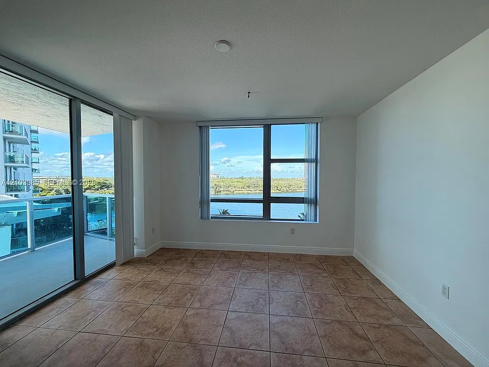 2641 N Flamingo Rd #701N