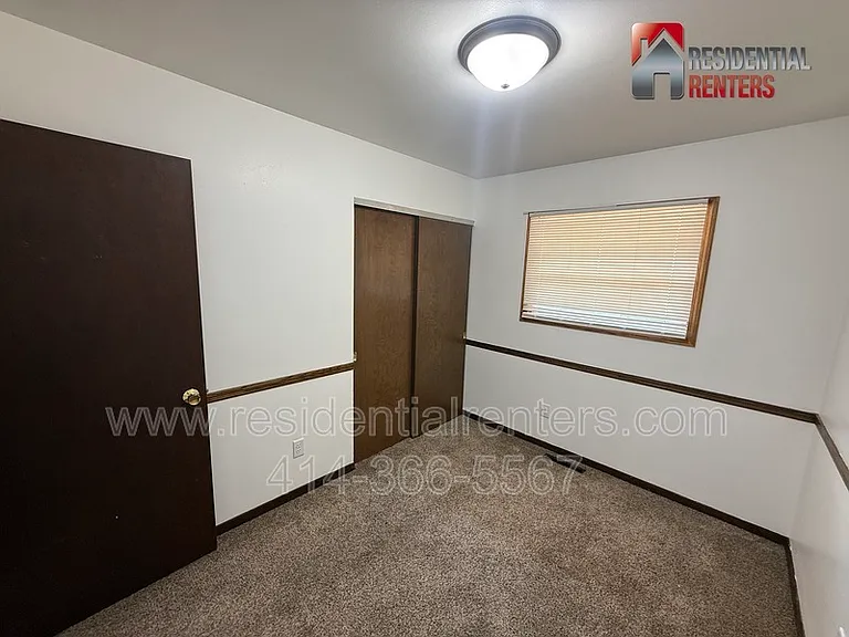 6323 N 104th St — Photo 10