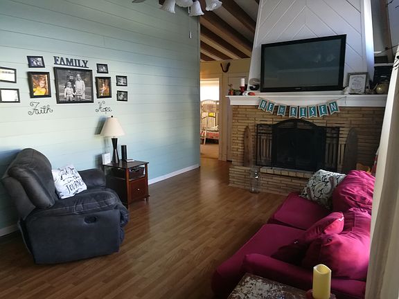 3rd image of 224 Woodland Dr