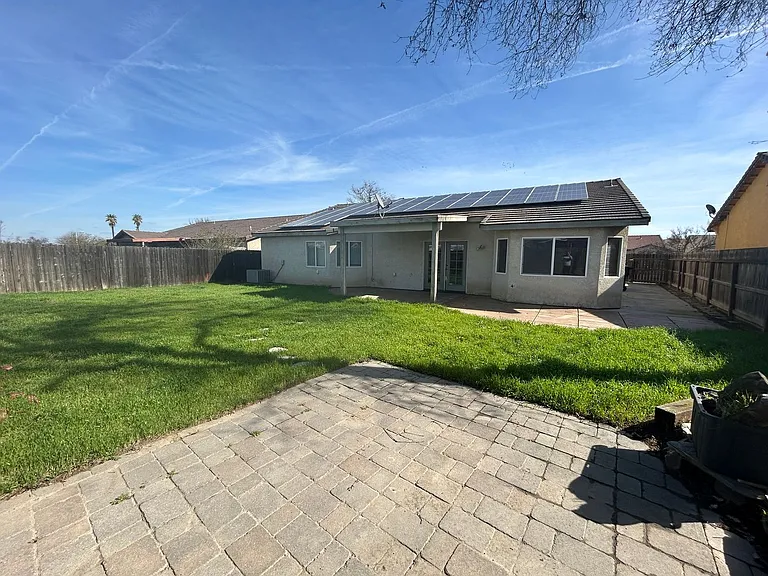 2416 Glacier Way — Photo 24