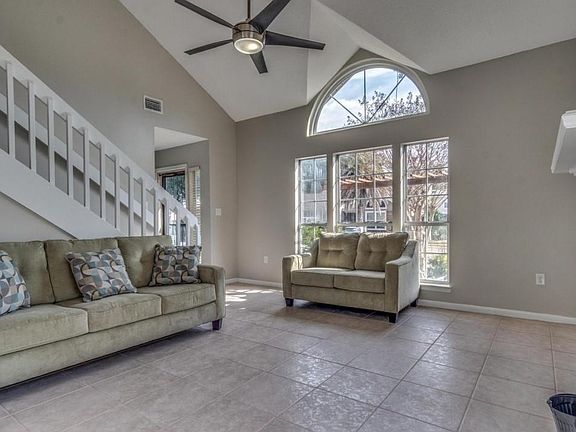 4th image of 349 Canterbury Cir NW