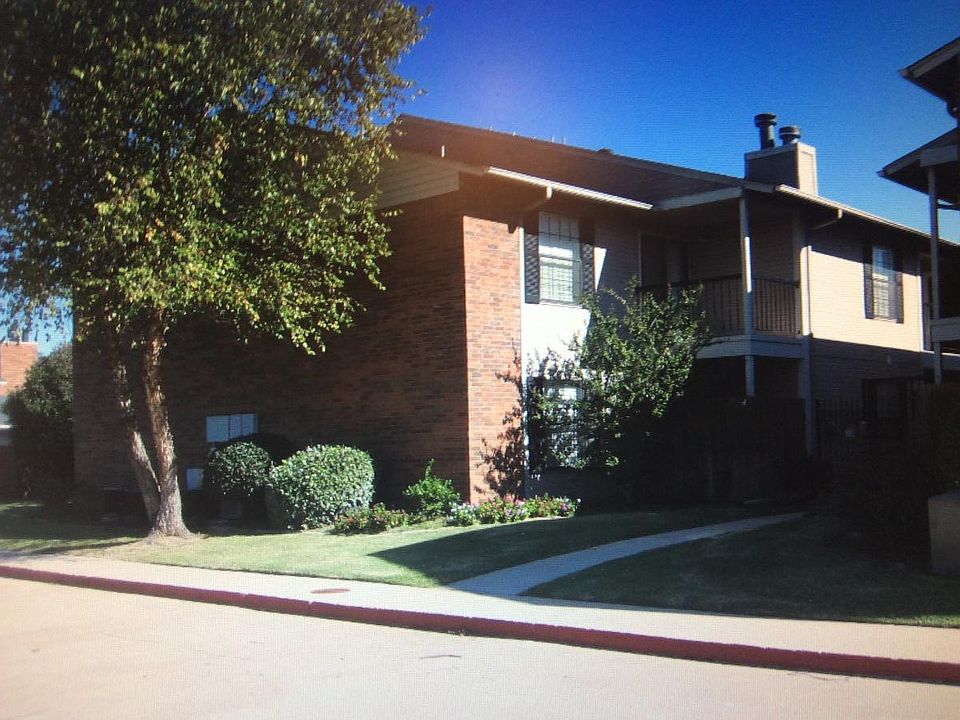 Look at condo from the street