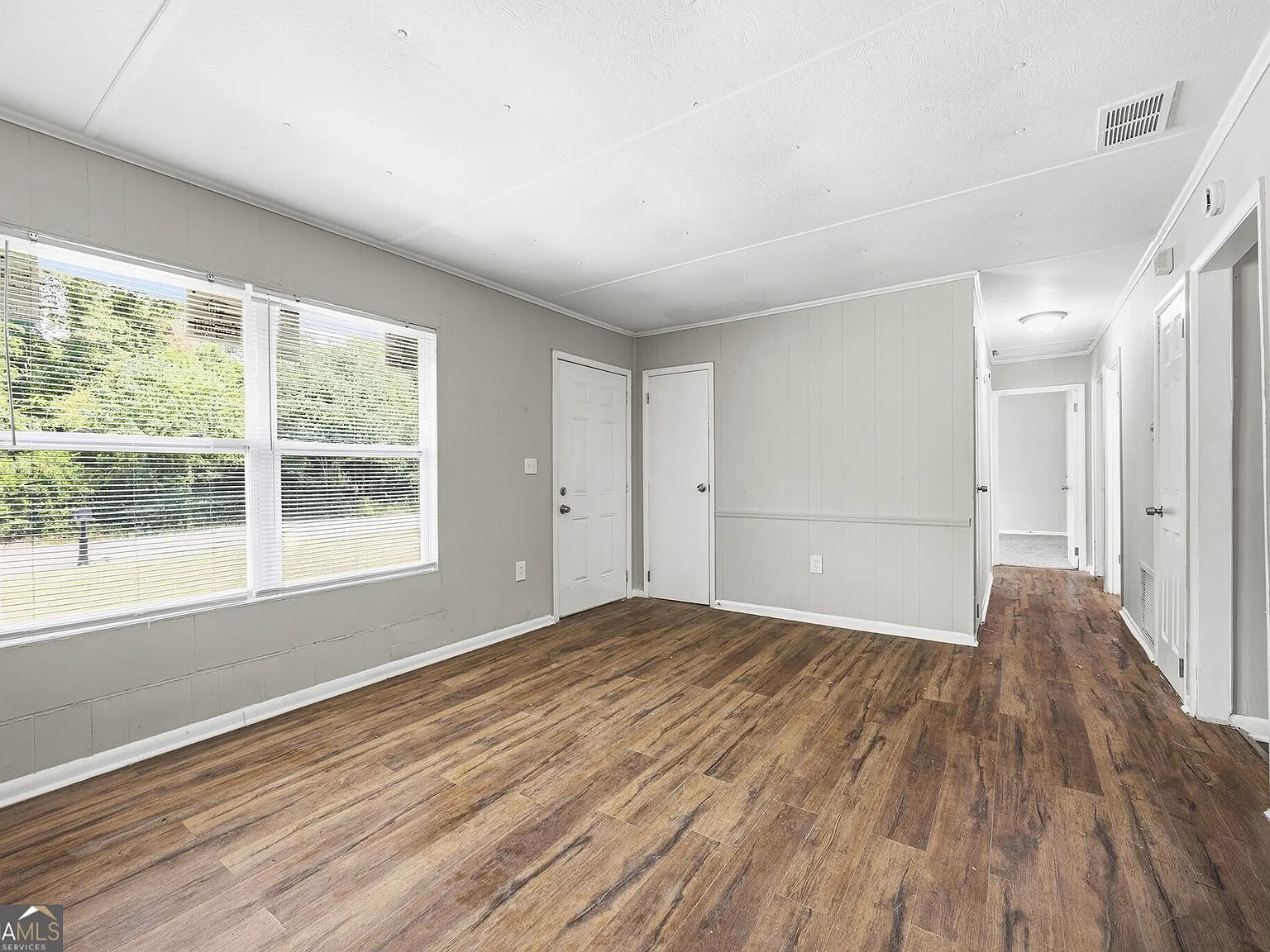 4 bed, 1.0 bath, 1000 sqft, $1,249 — Photo 4