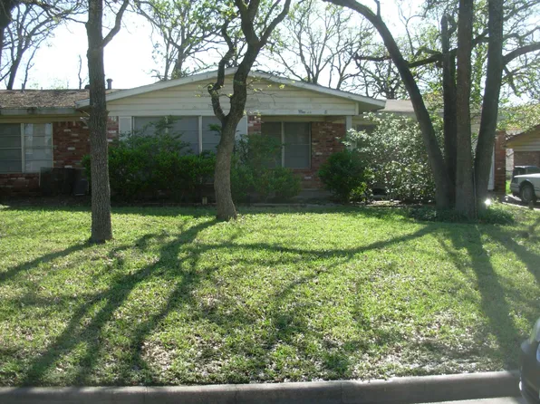 3900 Oaklawn St, Bryan, TX 77801