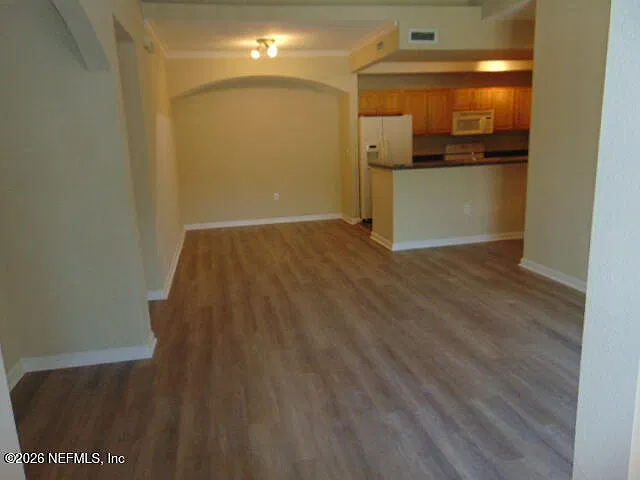 3 bed, 2.0 bath, 1397 sqft, $1,800 — Photo 4