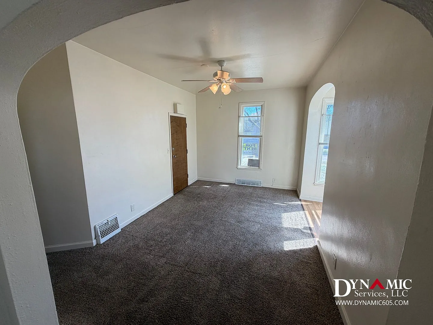 215 S Duluth Ave | Tenant Pays Electric Only! — Photo 4