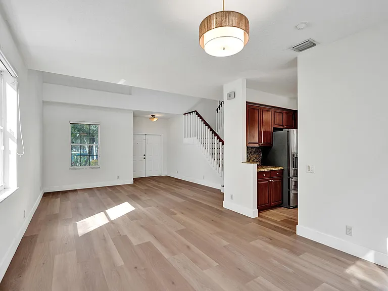 4214 NW 38th Dr — Photo 11