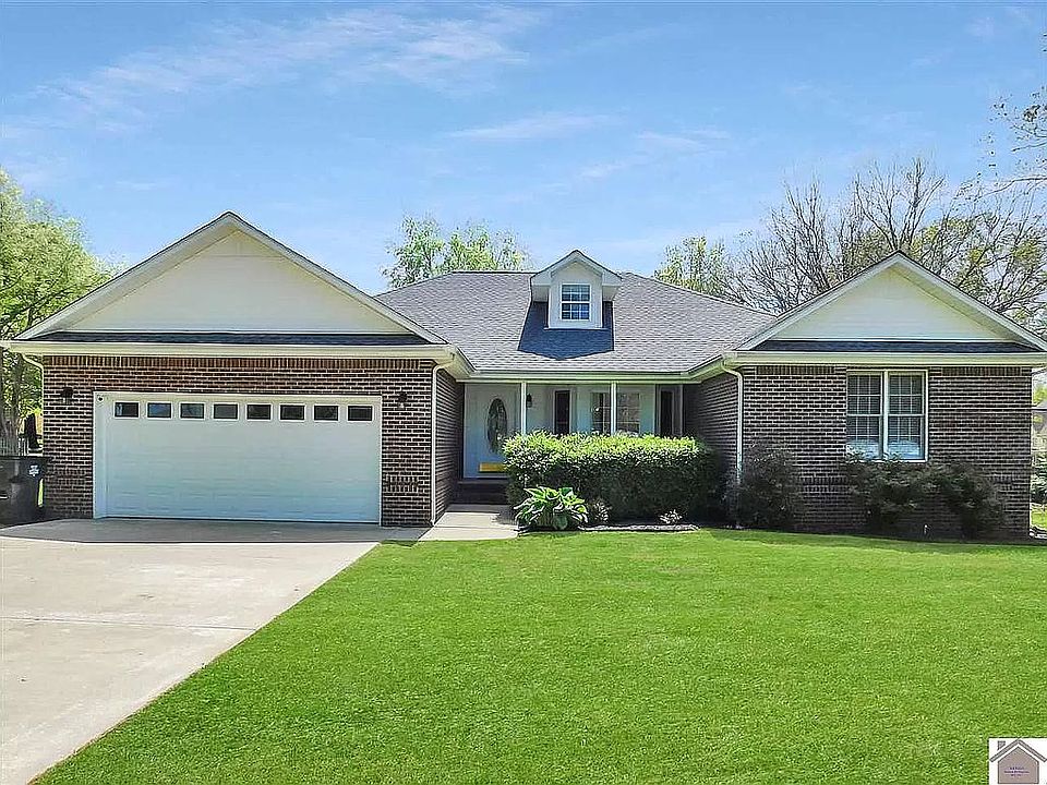 1st image of 2217 Woodgate Dr