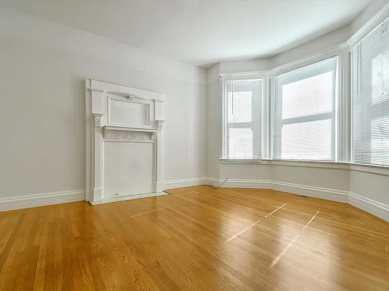 26-28 Cumberland St — Photo 3
