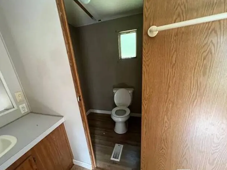 208 Double Oaks Ct — Photo 8