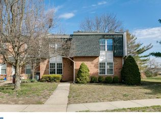 2067 Harbour Dr, Palmyra, NJ 08065