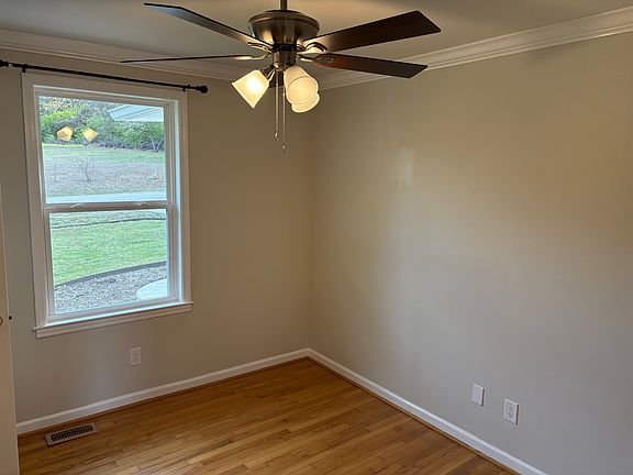 4th image of 2807 Addison Rd