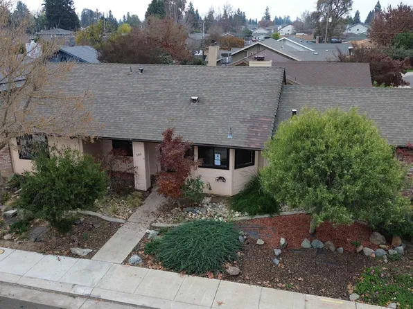 580 E Augusta St, Woodbridge, CA 95258