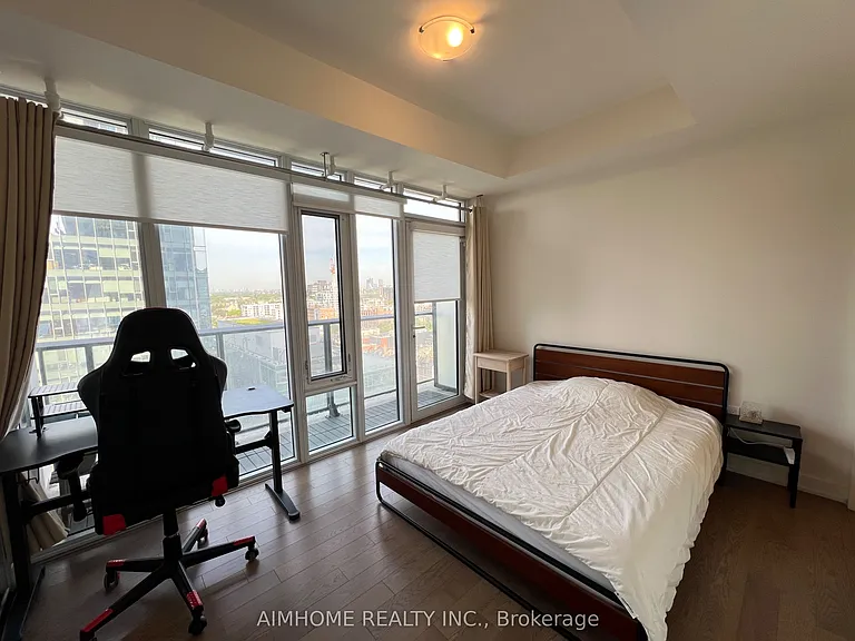 330 Richmond St W #1703 — Photo 11